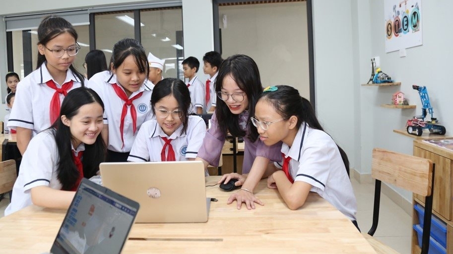 Điều chỉnh Chương trình giáo dục phổ thông với môn Lịch sử, Địa lí và Giáo dục công dân