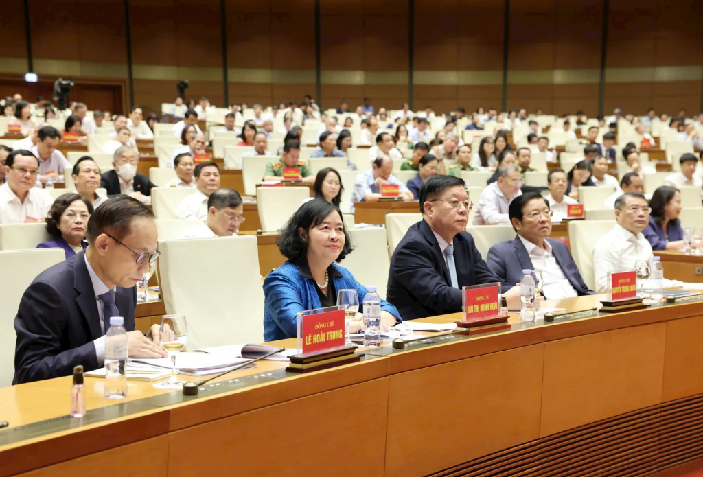 Ủy viên Bộ Chính trị, Bí thư Thành ủy Hà Nội Bùi Thị Minh Hoài dự hội nghị tại điểm cầu Trung ương. Ảnh: Viết Thành