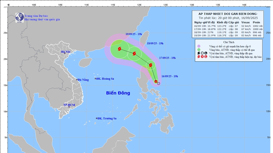 Áp thấp nhiệt đới gần biển Đông có khả năng mạnh lên thành bão?