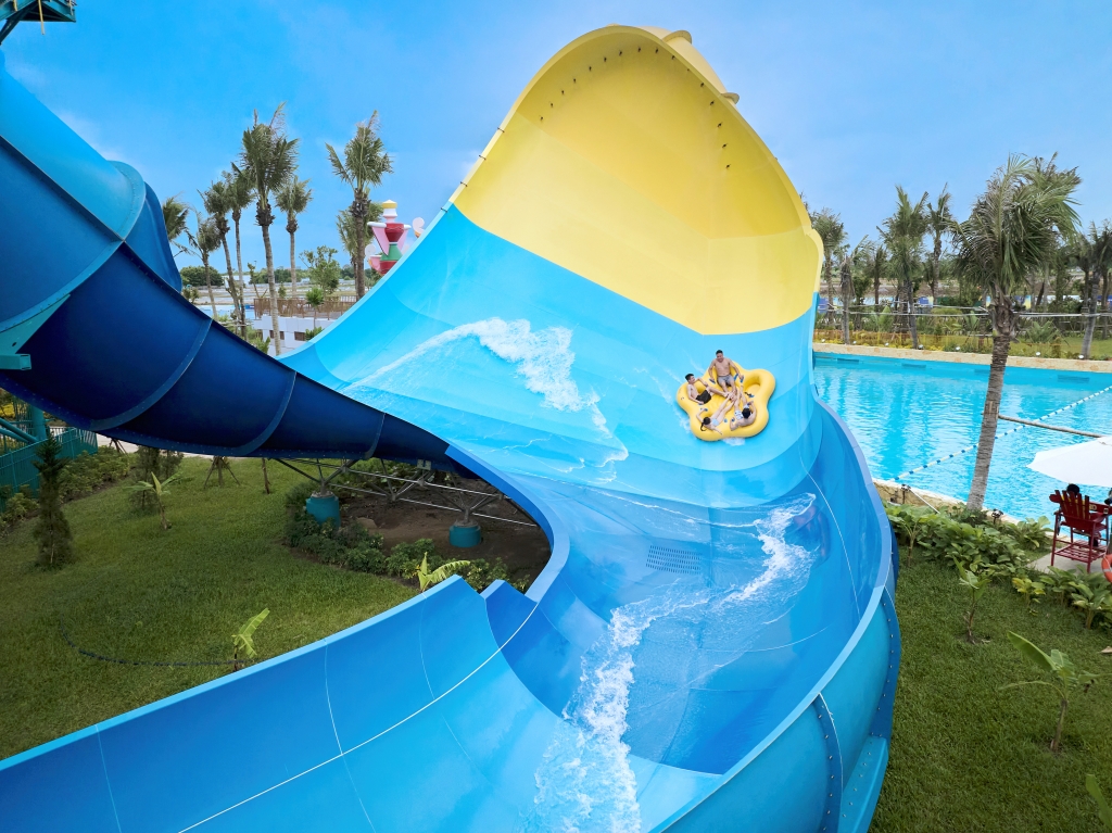 Những đường trượt hấp dẫn của Sun World  Ha Nam thu hút giới trẻ đam mê khám phá