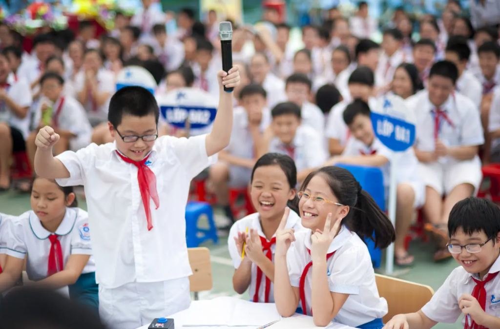 khen thưởng, kỷ luật học sinh bảo đảm tính giáo dục nhân văn, vì sự tiến bộ của học sinh. Ảnh minh họa