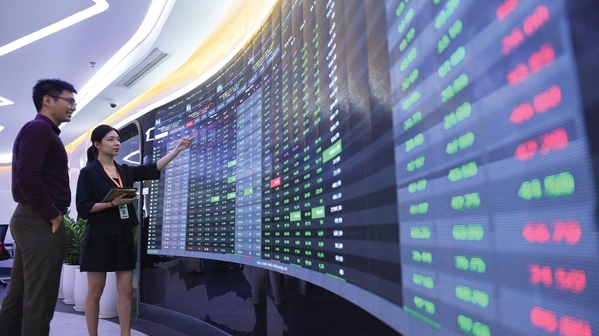 Thị trường chứng khoán ngày 18/9: VN-Index giảm 5,79 điểm, đóng cửa tại mốc 1.665 điểm