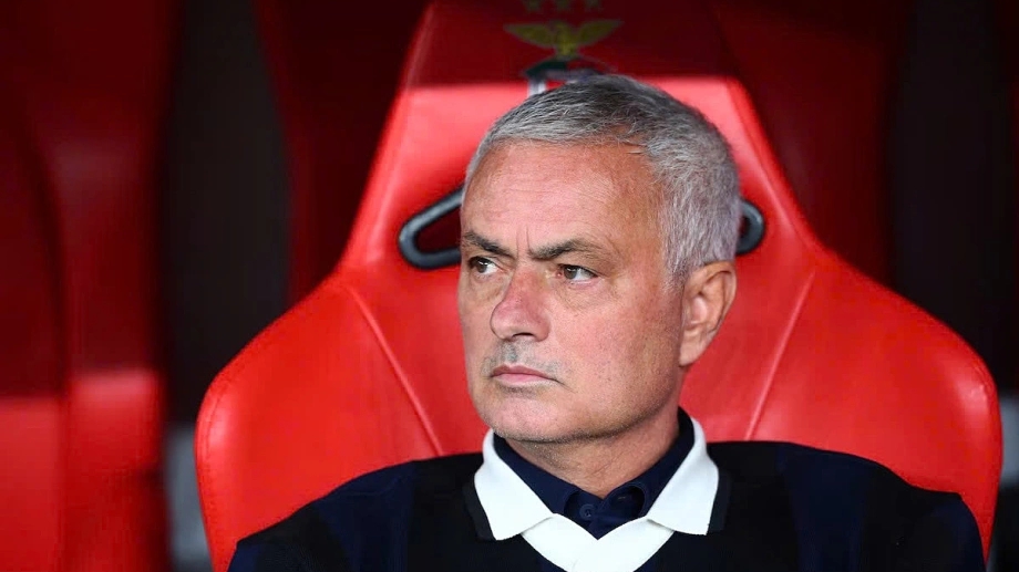 Jose Mourinho có "bến đỗ" mới ngay sau khi vừa bị sa thải