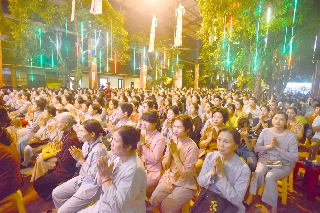 Mùa của nhớ thương và hiếu hạnh