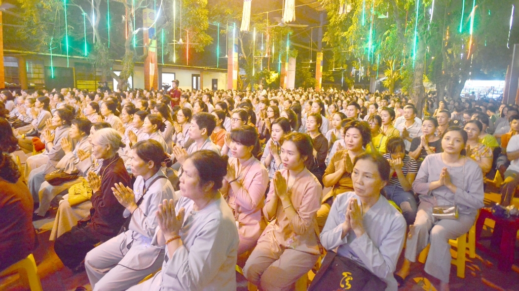 Mùa của nhớ thương và hiếu hạnh