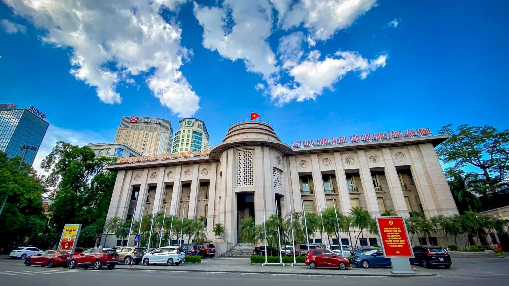 Ban hành khung pháp lý thử nghiệm cho vay ngang hàng