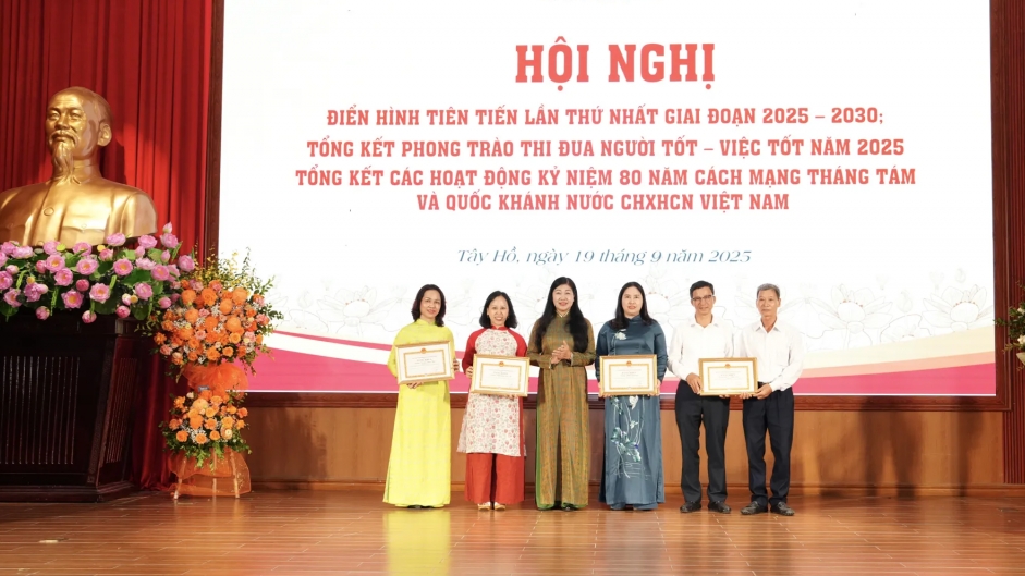 Tổ dân phố số 4 (Nhật Tân) phường Tây Hồ được UBND TP Hà Nội tặng Bằng khen