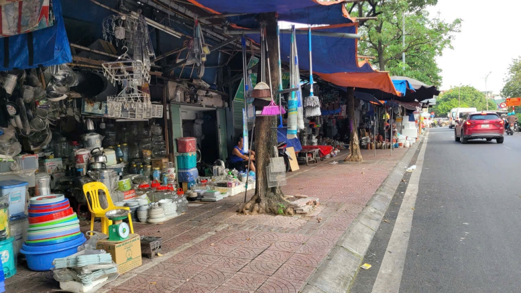 Kỳ 1: Chợ xuống cấp, tiểu thương như ngồi trên “đống lửa”