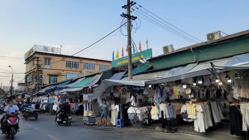 Kỳ 1: Chợ xuống cấp, tiểu thương như ngồi trên “đống lửa”