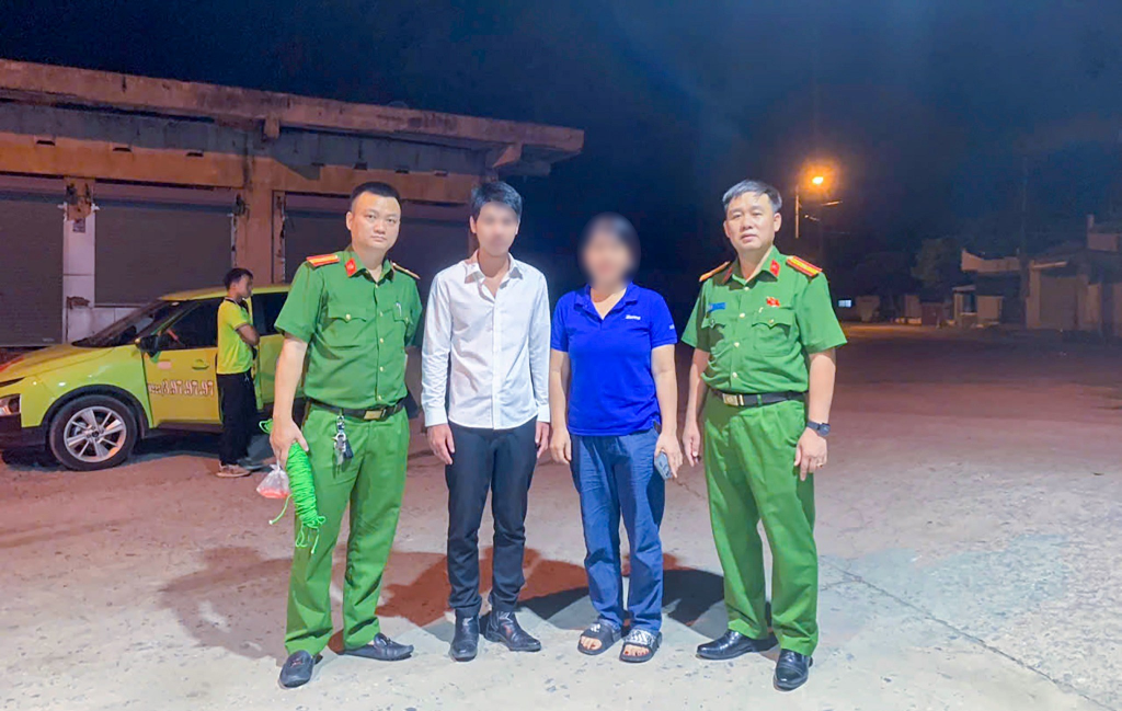 Thanh niên T.Đ.P (áo trắng) Thanh niên T.Đ.P (áo trắng)