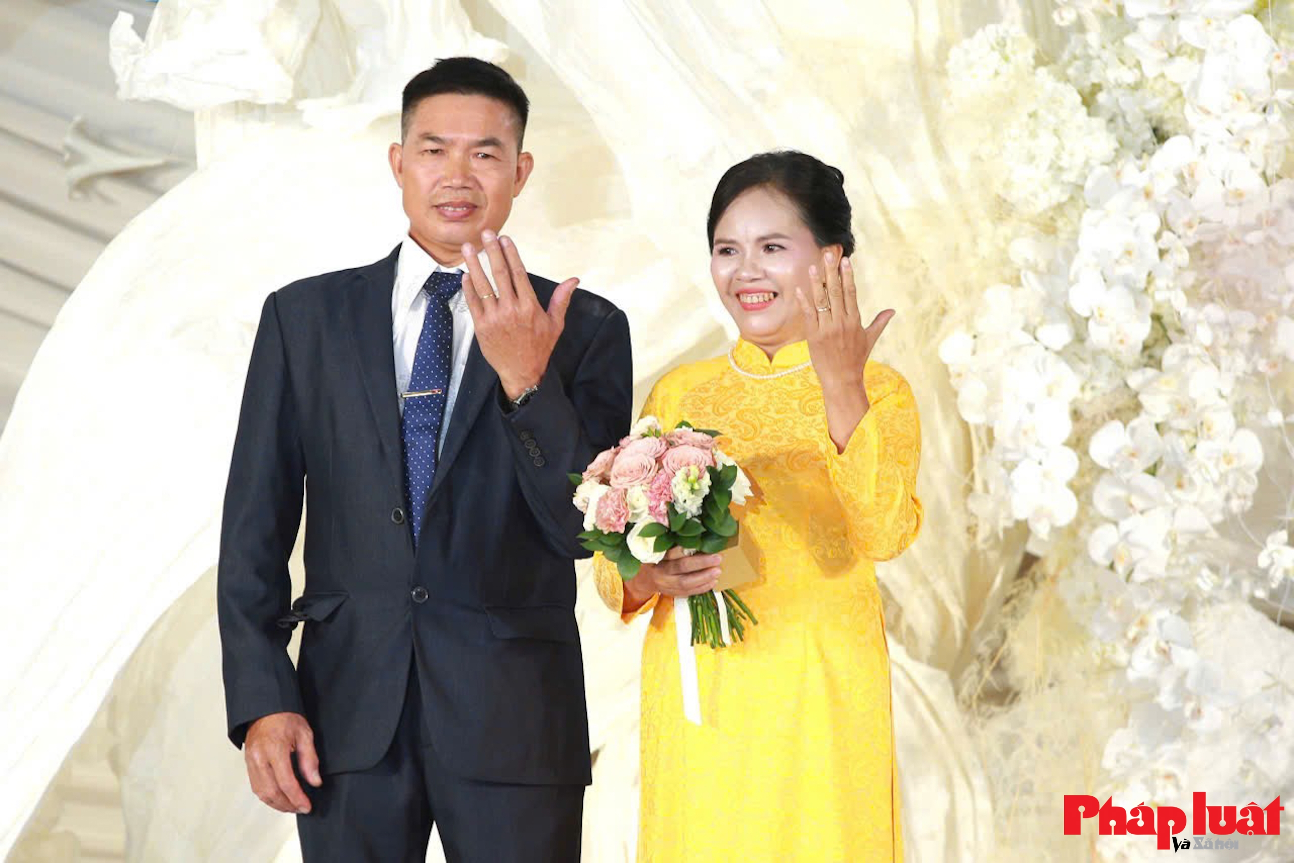 Những khoảnh khắc khó quên trong lễ cưới tập thể “Hơn Cả Yêu”