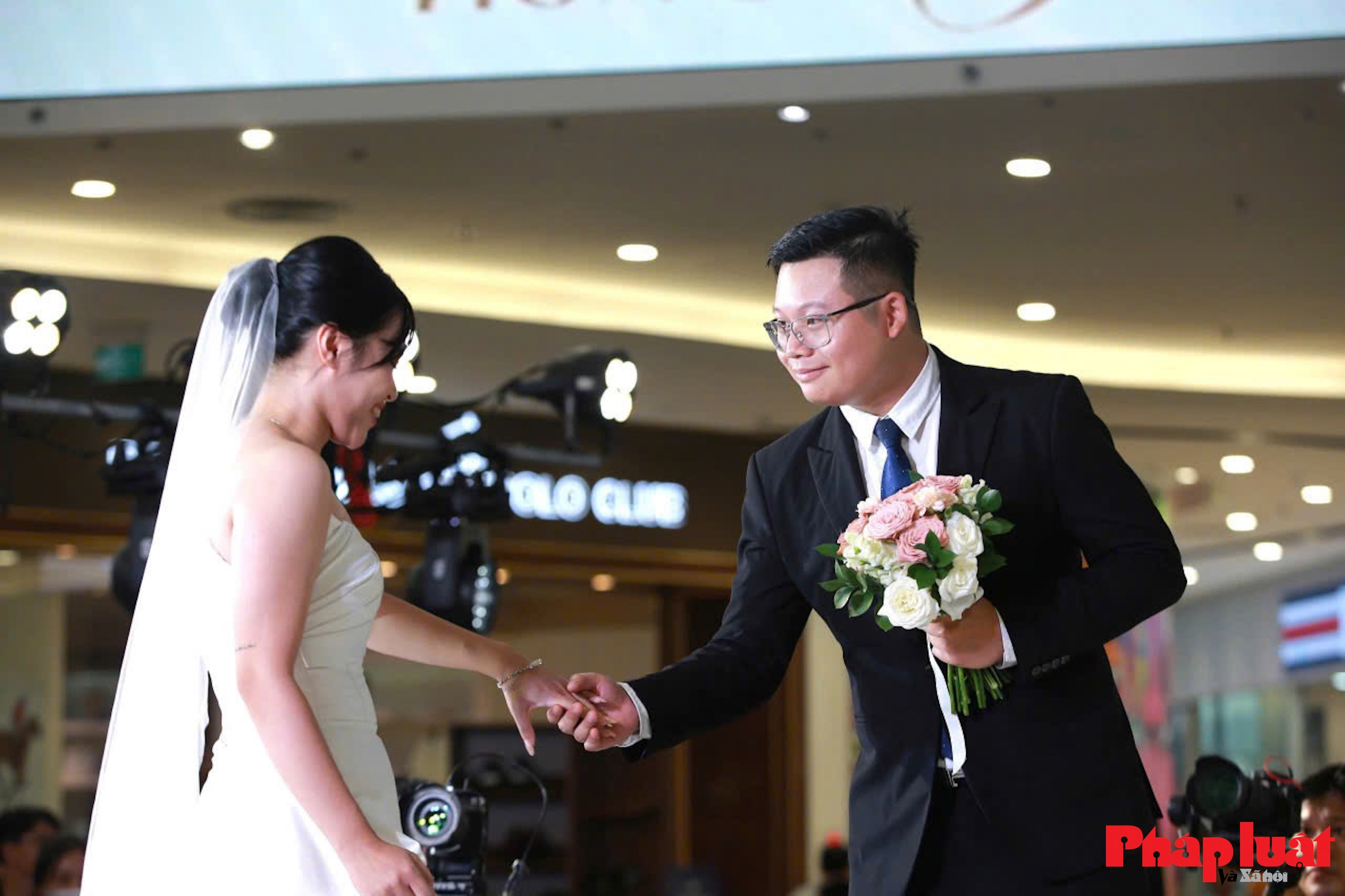 Những khoảnh khắc khó quên trong lễ cưới tập thể “Hơn Cả Yêu”