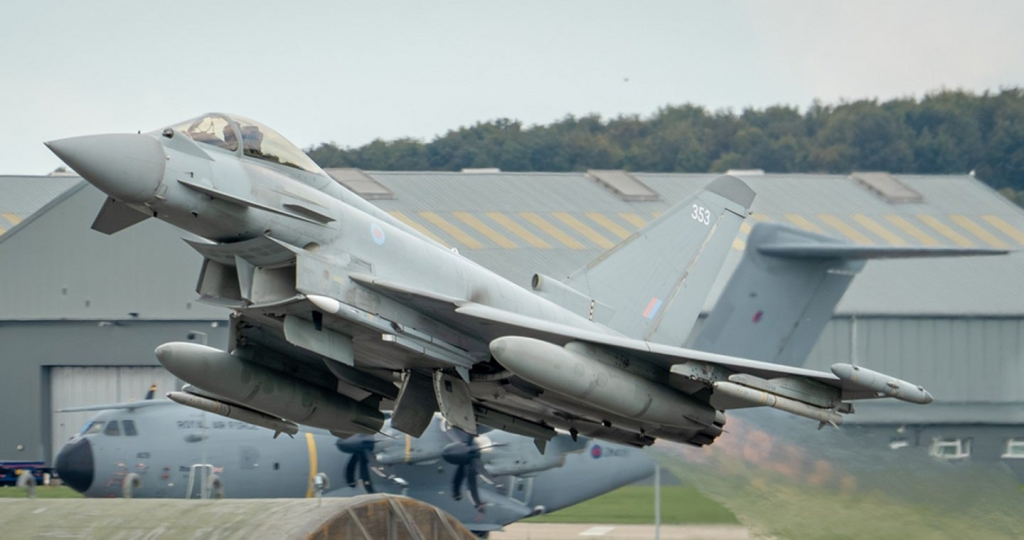 Anh triển khai tiêm kích Typhoon đến Ba Lan, gửi thông điệp bảo vệ NATO