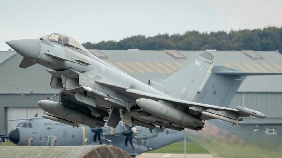 Anh triển khai tiêm kích Typhoon đến Ba Lan, gửi thông điệp bảo vệ NATO