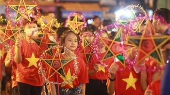 Khám phá bản sắc văn hóa qua mùa Trung thu rực rỡ