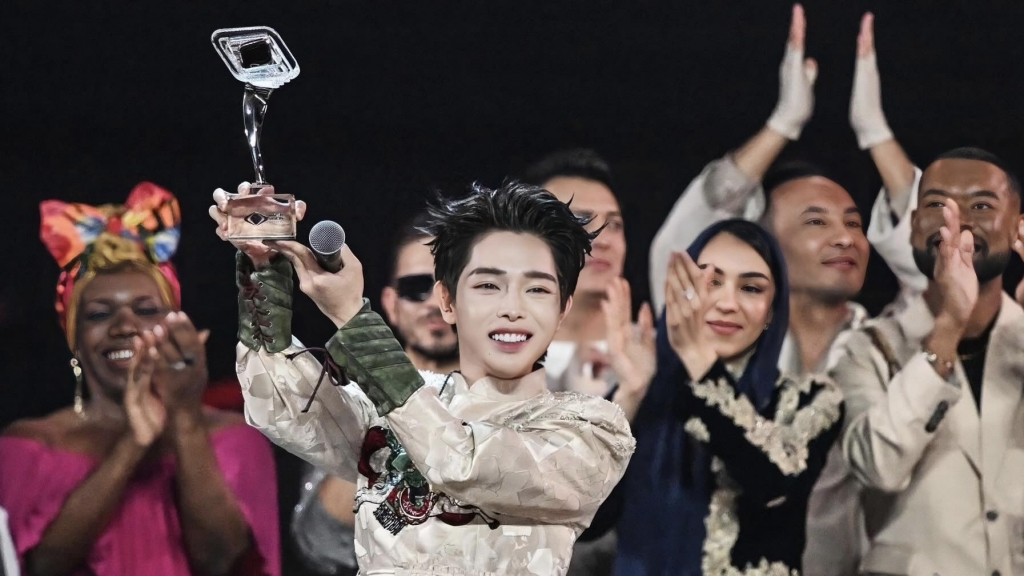 Thủ tướng Phạm Minh Chính biểu dương ca sĩ Đức Phúc về thành tích âm nhạc quốc tế