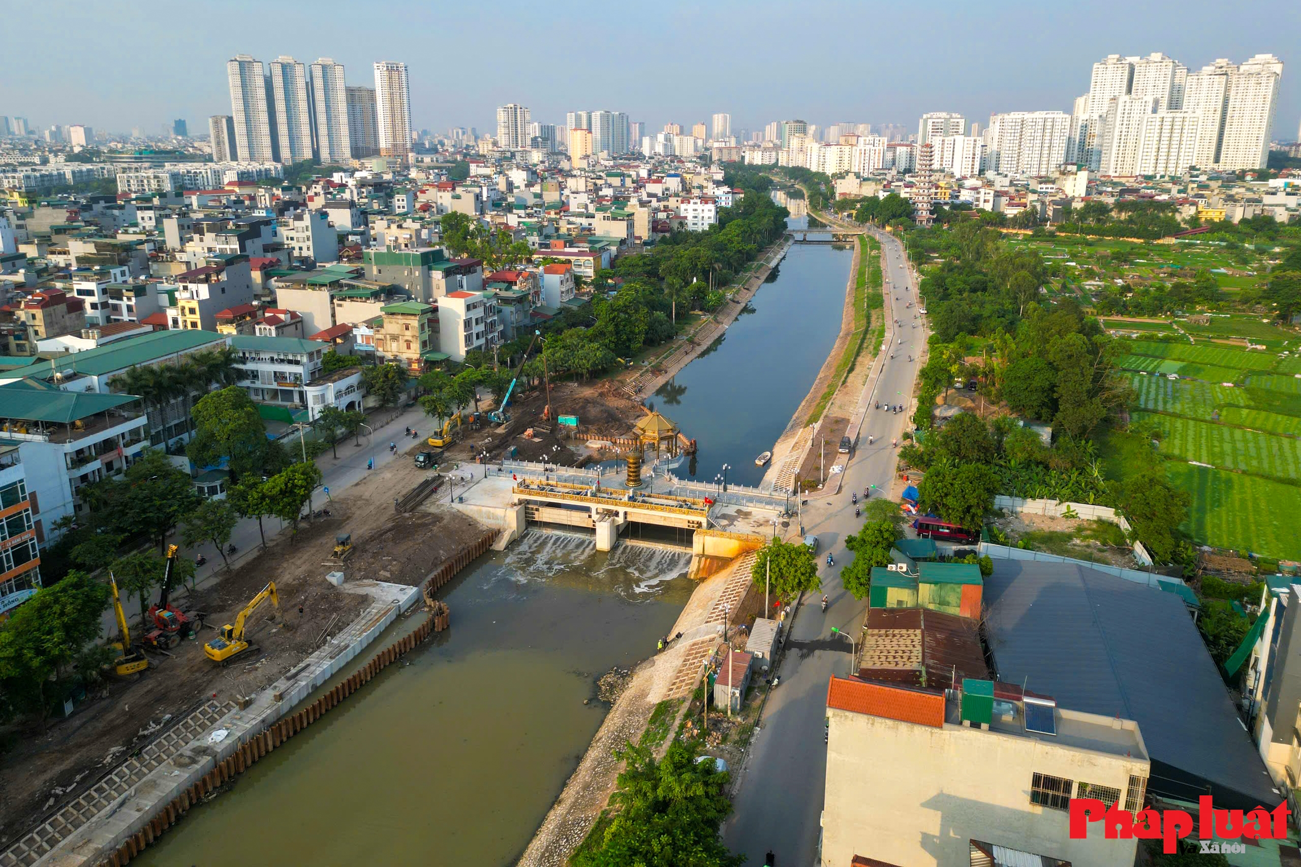 Dòng chảy mới từ Nhà máy xử lý nước thải Yên Xá giúp sông Tô Lịch hồi sinh