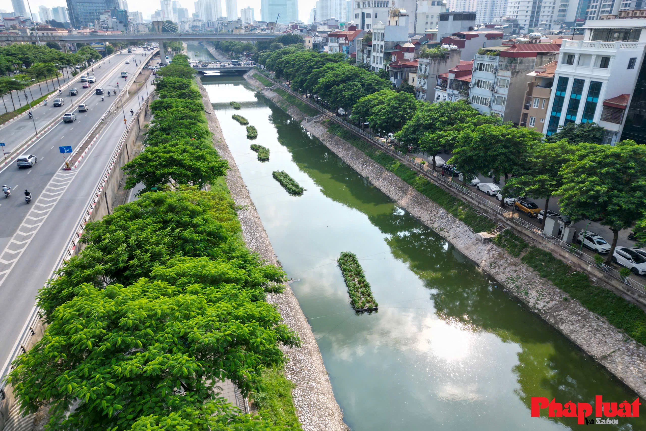 Dòng chảy mới từ Nhà máy xử lý nước thải Yên Xá giúp sông Tô Lịch hồi sinh
