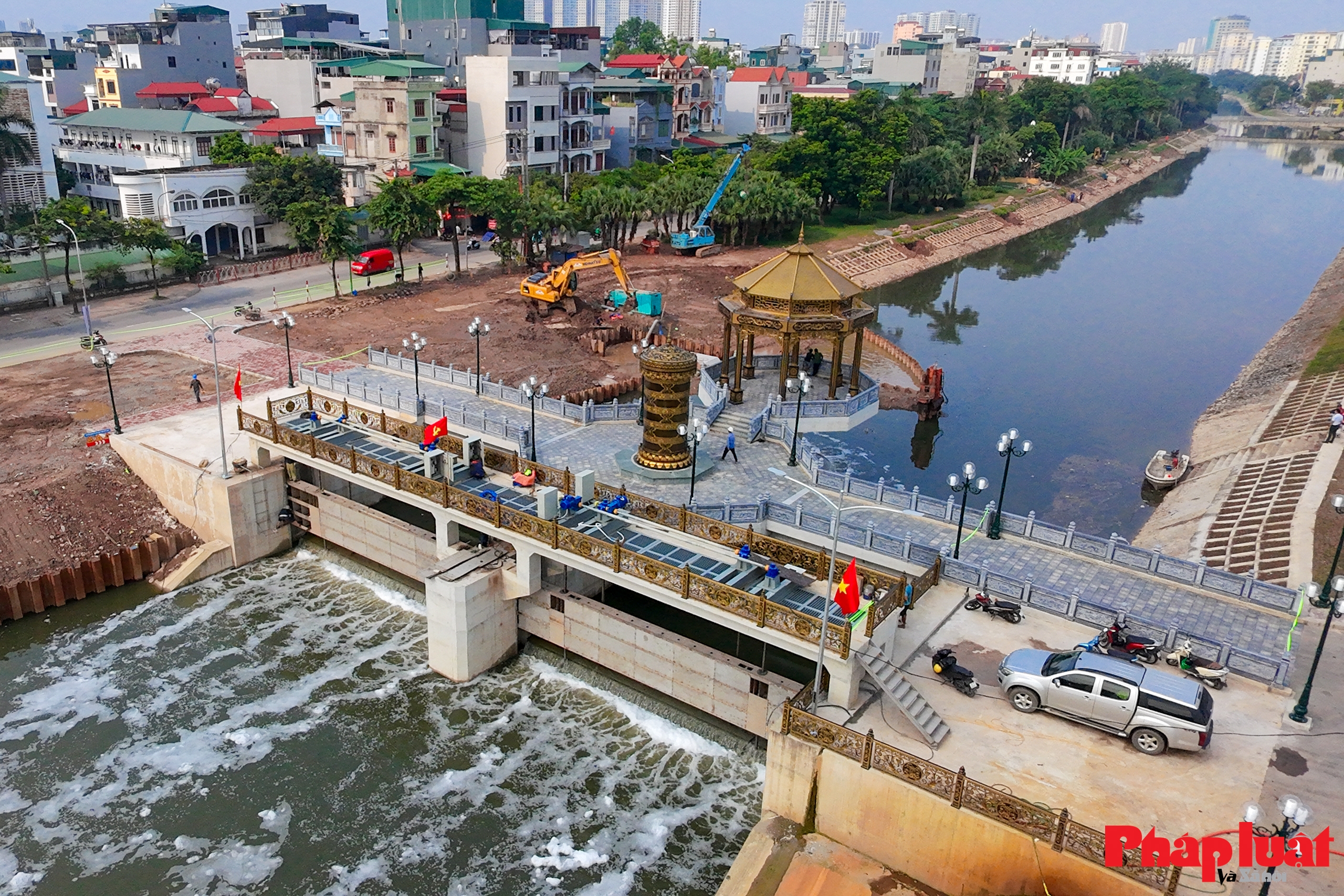 Dòng chảy mới từ Nhà máy xử lý nước thải Yên Xá giúp sông Tô Lịch hồi sinh