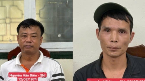 Tài xế xích lô xin lỗi, hoàn trả tiền “chặt chém” khách du lịch