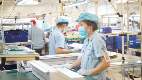 Điều chỉnh thuế thu nhập cá nhân để hút nhân tài