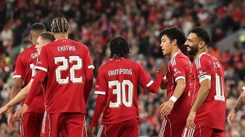 Liverpool thắng kịch tính tại Carabao Cup