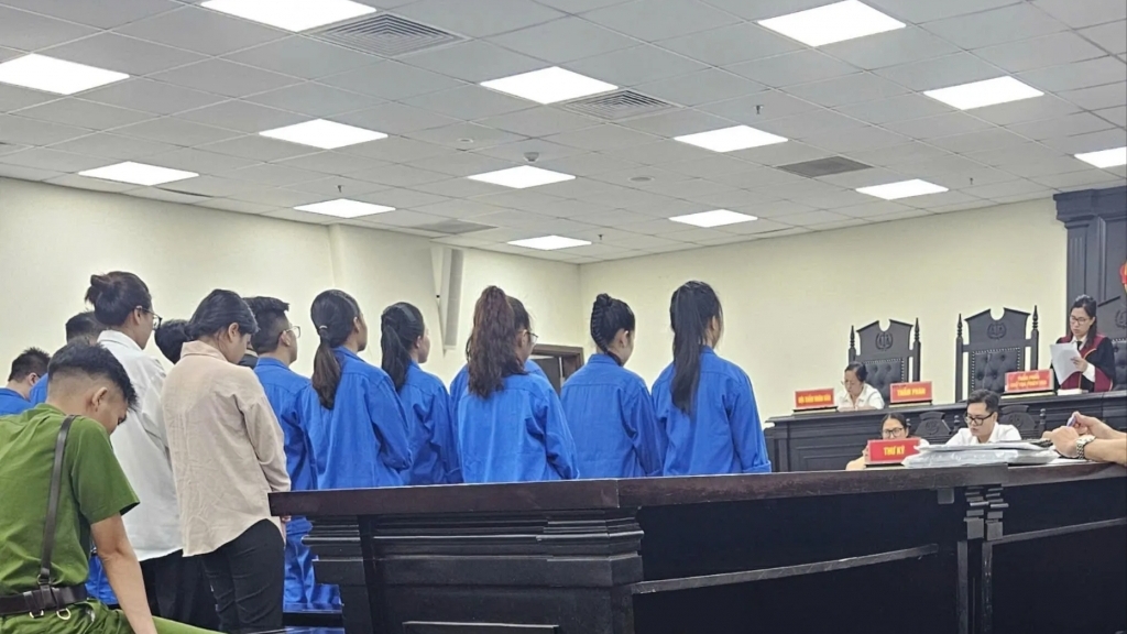 Lập 27 công ty để lừa đảo đầu tư chứng khoán