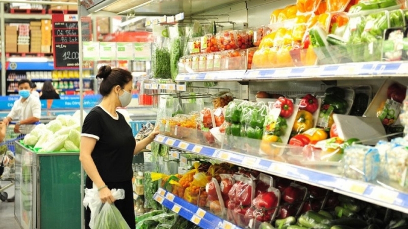 Xây dựng, công bố mức sống tối thiểu hằng năm làm căn cứ xác định các chuẩn chính sách xã hội