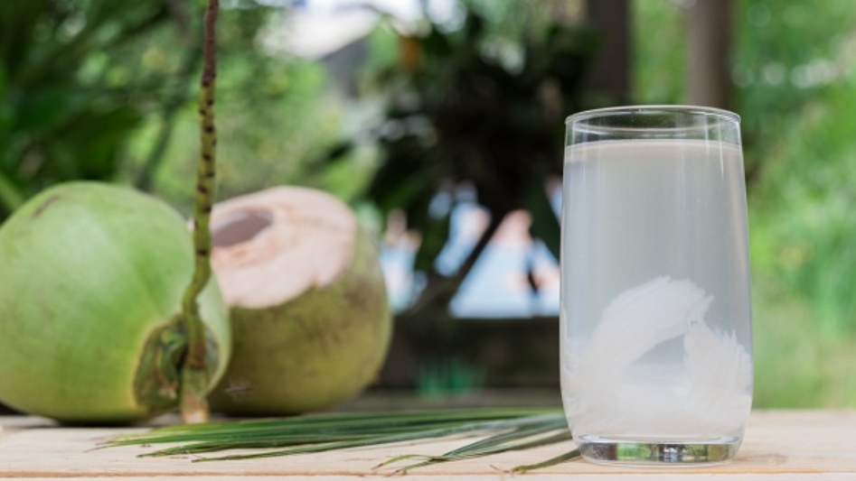 Uống nước dừa thường xuyên có tác dụng gì?