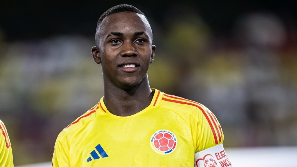 Man Utd đạt thỏa thuận chiêu mộ "lá chắn thép" 17 tuổi người Colombia