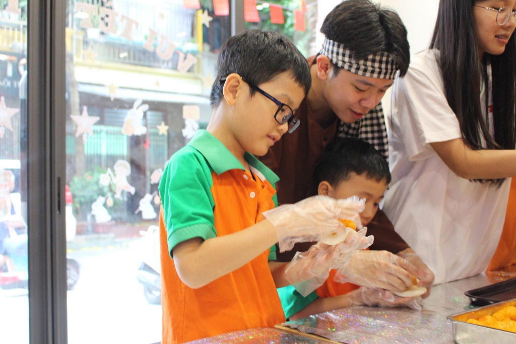 Tết Trung thu đến sớm với những em nhỏ đặc biệt Tết Trung thu đến sớm với những em nhỏ đặc biệt