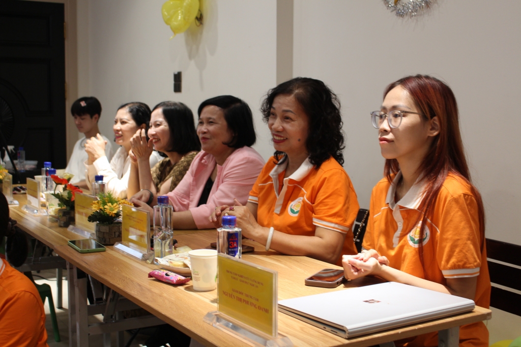 Tết Trung thu đến sớm với những em nhỏ đặc biệt Tết Trung thu đến sớm với những em nhỏ đặc biệt