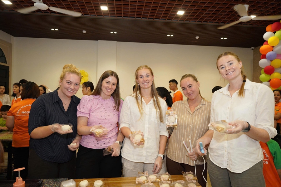 Tết Trung thu đến sớm với những em nhỏ đặc biệt Tết Trung thu đến sớm với những em nhỏ đặc biệt