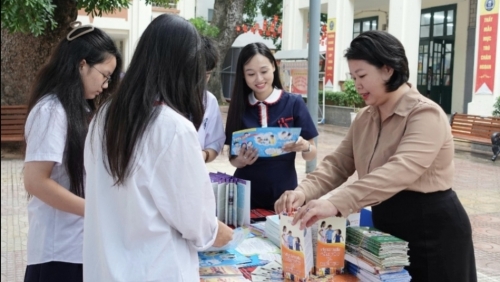 Phường Ba Đình hưởng ứng Ngày Tránh thai Thế giới và Ngày Quốc tế Trẻ em gái 2025