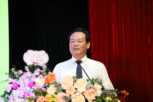 Bí thư Đảng ủy, Chủ tịch HĐND phường Hồng Hà Bùi Tuấn Anh phát biểu tại Đại hội Bí thư Đảng ủy, Chủ tịch HĐND phường Hồng Hà Bùi Tuấn Anh phát biểu tại Đại hội