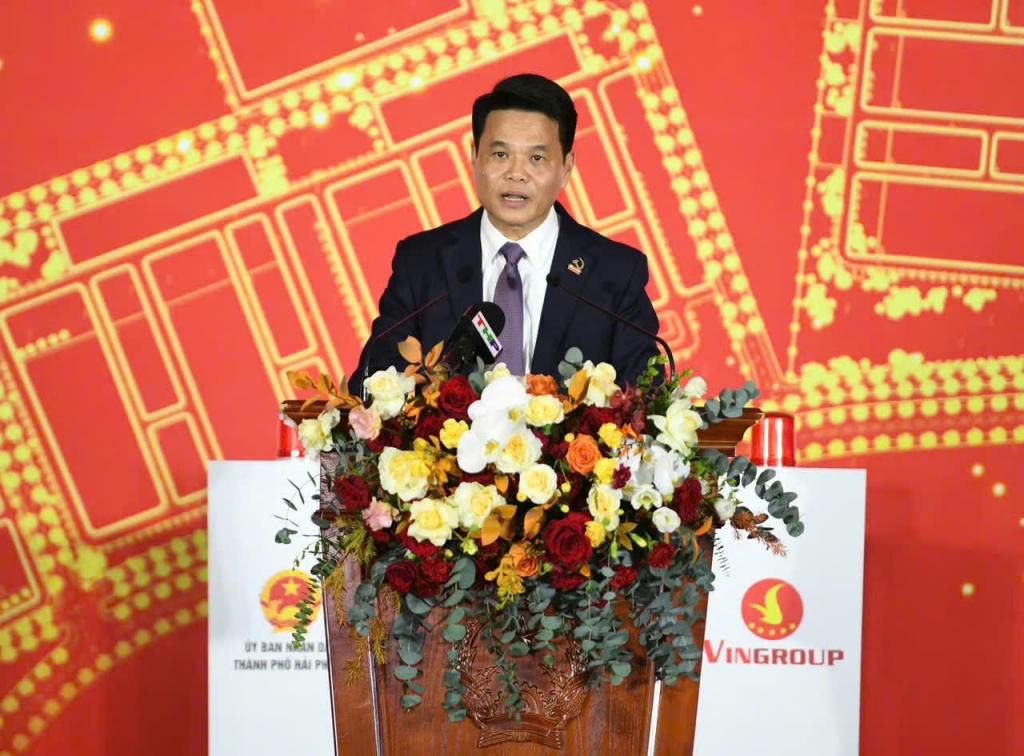 Chủ tịch TP Hải Phòng Lê Ngọc Châu phát biểu tại Lễ khởi công  (Ảnh: Đàm Thanh)