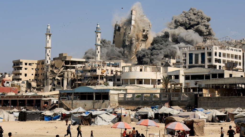 Israel tăng cường tấn công Dải Gaza, hơn 750.000 người Palestine buộc phải sơ tán