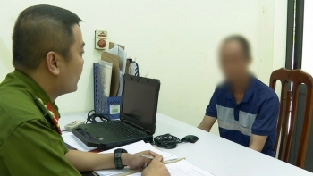 Khởi tố người đàn ông nhiều lần đánh đập, hành hạ các con ruột