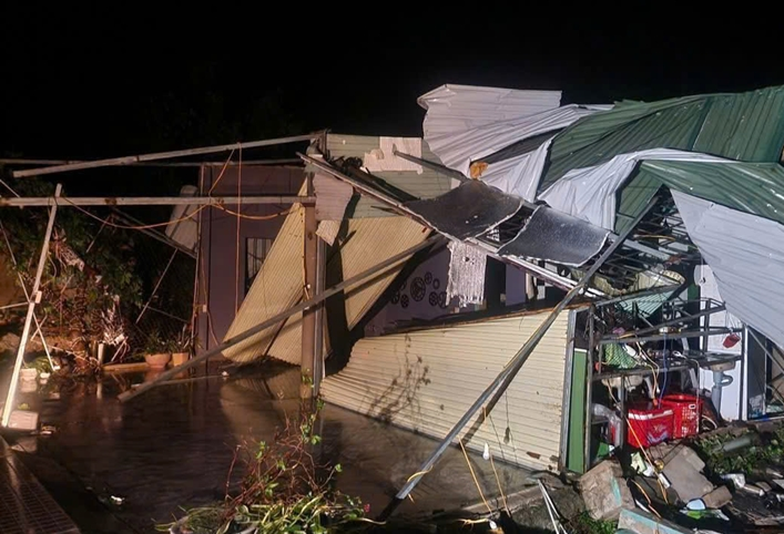 Bão số 10 sức gió kinh hoàng, mưa lớn gây nhiều thiệt hại tại Nghệ An, Hà Tĩnh