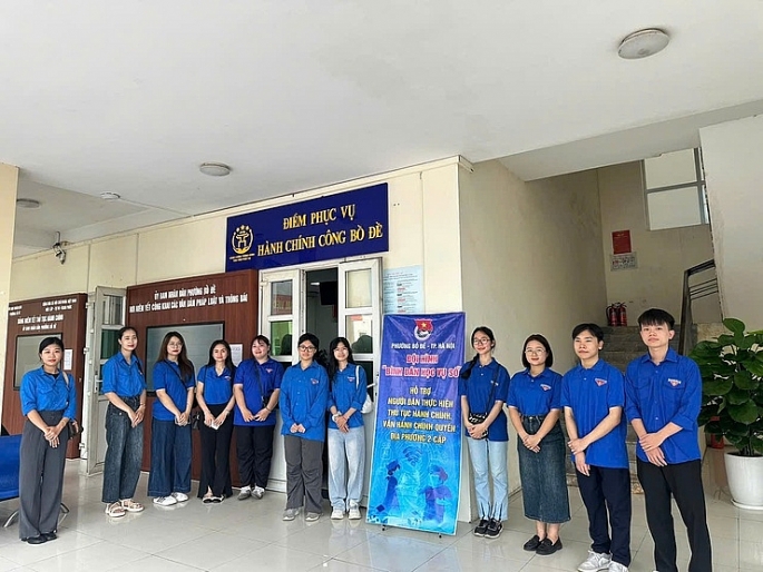 Từng bước hoàn thiện chính quyền hiện đại, phục vụ Nhân dân ngày càng tốt hơn Từng bước hoàn thiện chính quyền hiện đại, phục vụ Nhân dân ngày càng tốt hơn