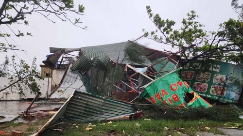 Bão số 10 gây nhiều thiệt hại nghiêm trọng