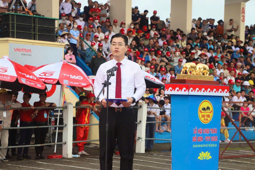 Chủ tịch UBND phường Đồ Sơn Nguyễn Quang Diện phát biểu khai mạc Lễ hội