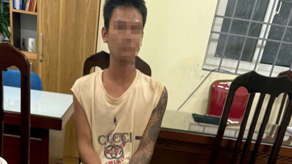 Từ ánh mắt láo liên của nam thanh niên khi gặp cảnh sát 141…