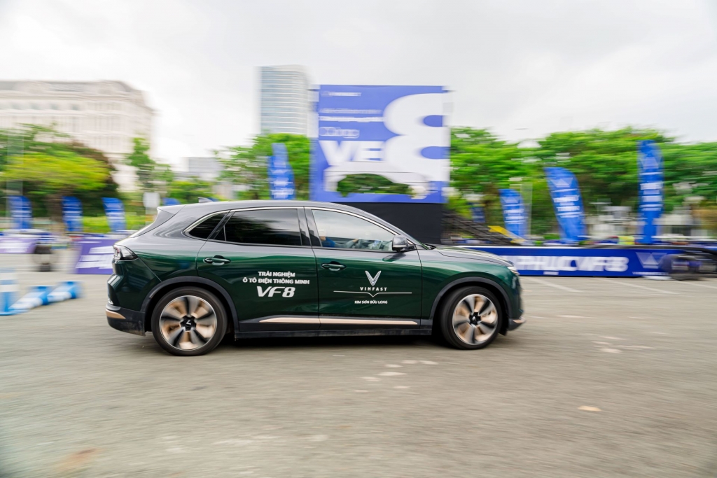 VinFast VF 8 - “Căn nhà thứ 2” cho gia đình mê xê dịch