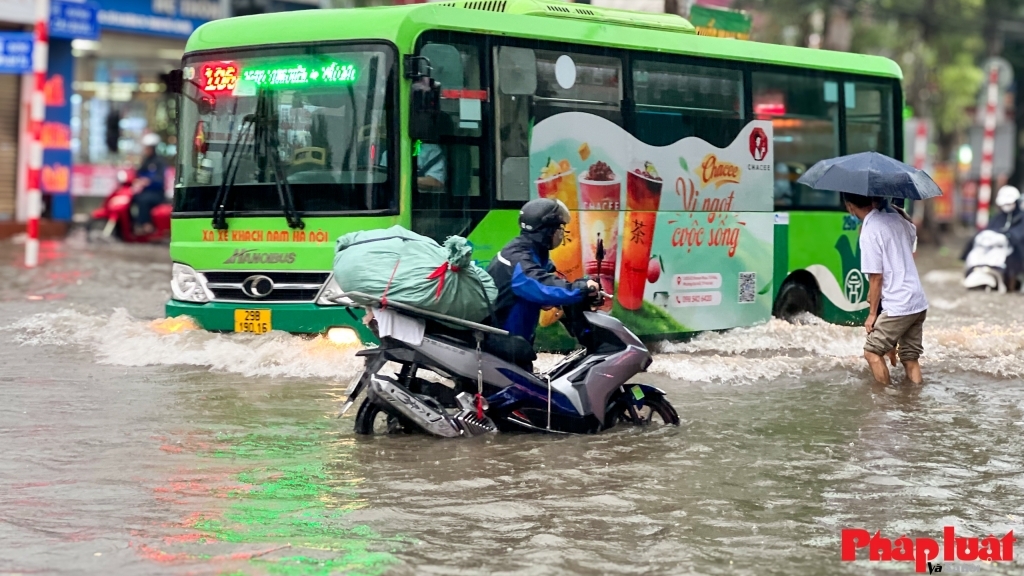 Hà Nội: thông tin nhanh về công tác triển khai ứng phó với cơn bão số 10