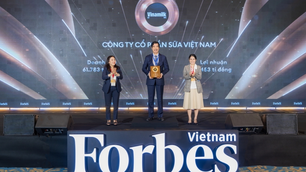 Top 1 trong 25 thương hiệu dẫn đầu 2025 của Forbes Việt Nam gọi tên Vinamilk