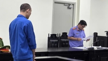 Sau tin nhắn từ người lạ…