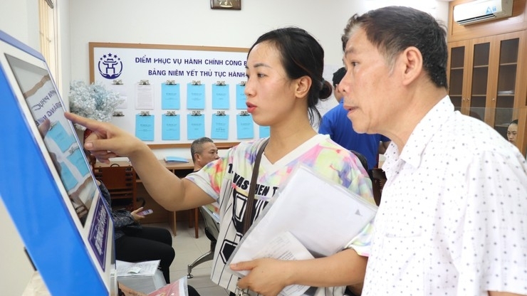 100% hồ sơ thủ tục hành chính được giải quyết đúng hạn và trước hạn