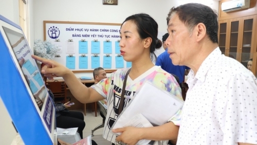 100% hồ sơ thủ tục hành chính được giải quyết đúng hạn và trước hạn