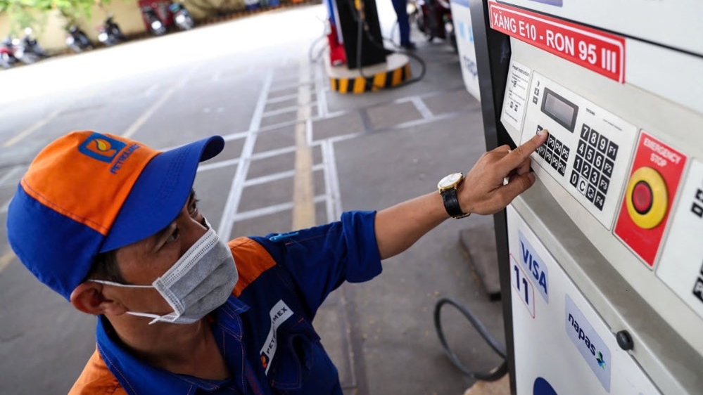 Giá xăng dầu trong nước đồng loạt tăng từ chiều 2/10